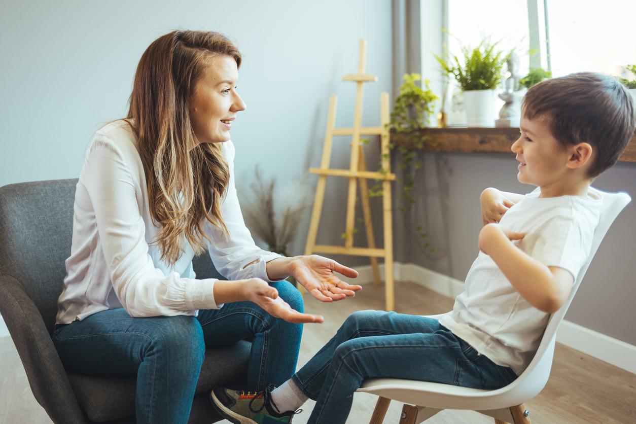 Comment parler avec un enfant autiste