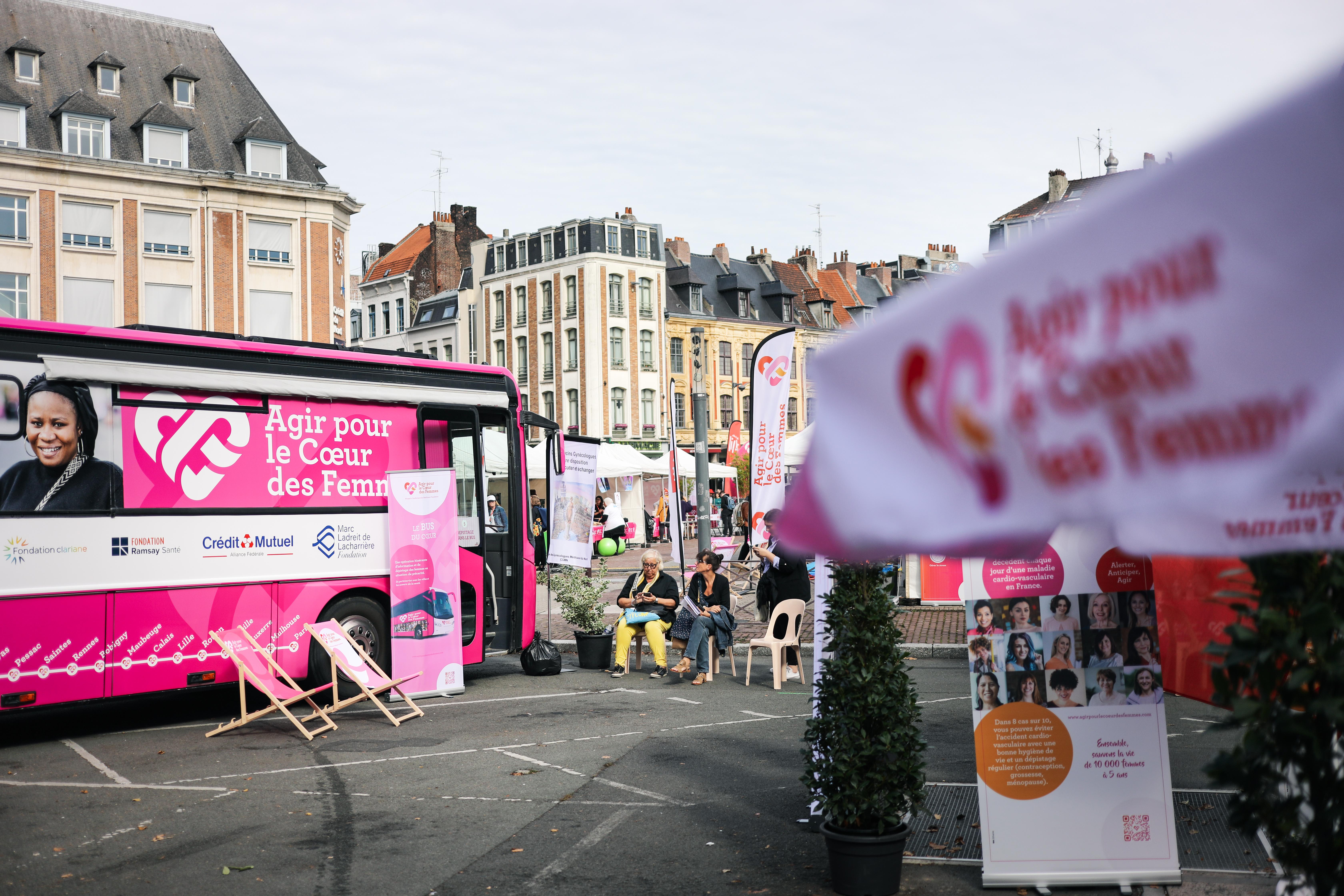 Maladies cardiovasculaires : le bus du Cœur des Femmes sillonne la France pour améliorer le dépistage 