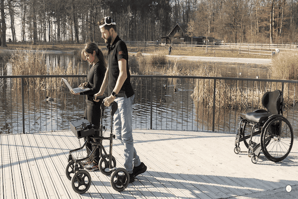 Paraplegia: a man manages to walk again thanks to the force of his thoughts