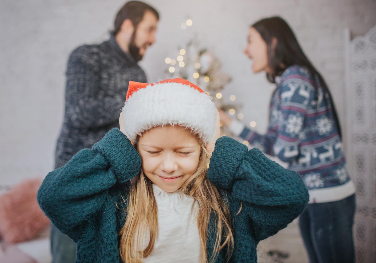 Noël : comment aider les enfants des parents séparés à traverser cette période émotionnellement forte ?