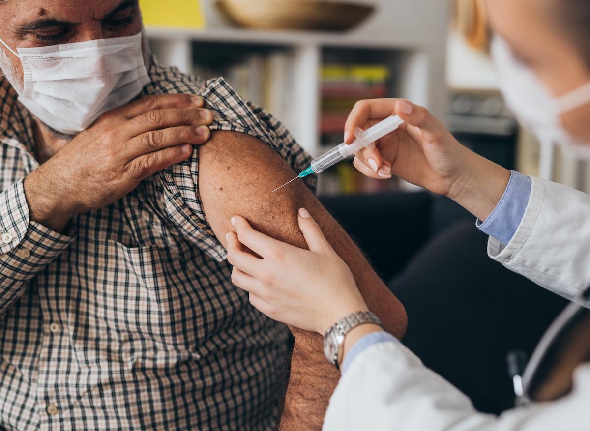 Vaccin anti-Covid : des allergologues rassurent sur les réactions 