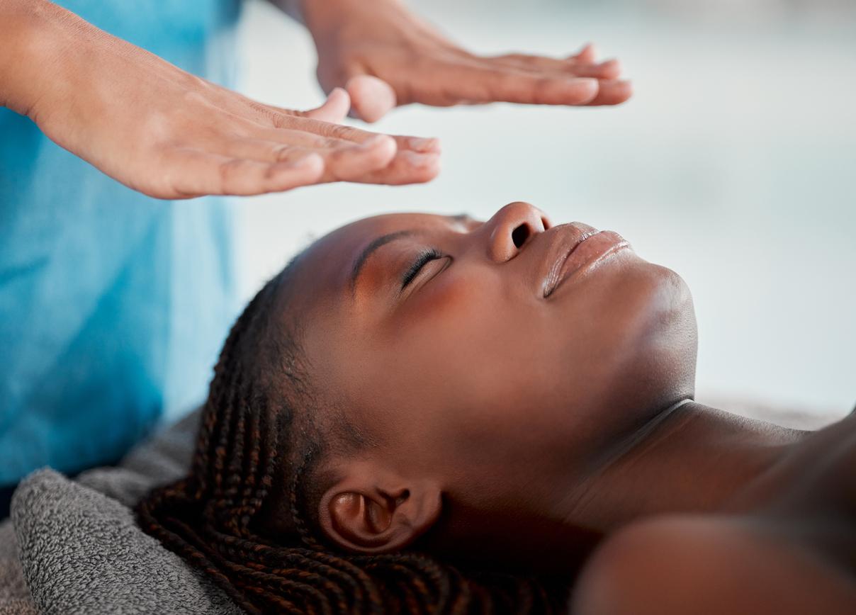 Cancer: Reiki therapy to relieve the symptoms of patients treated by infusion?