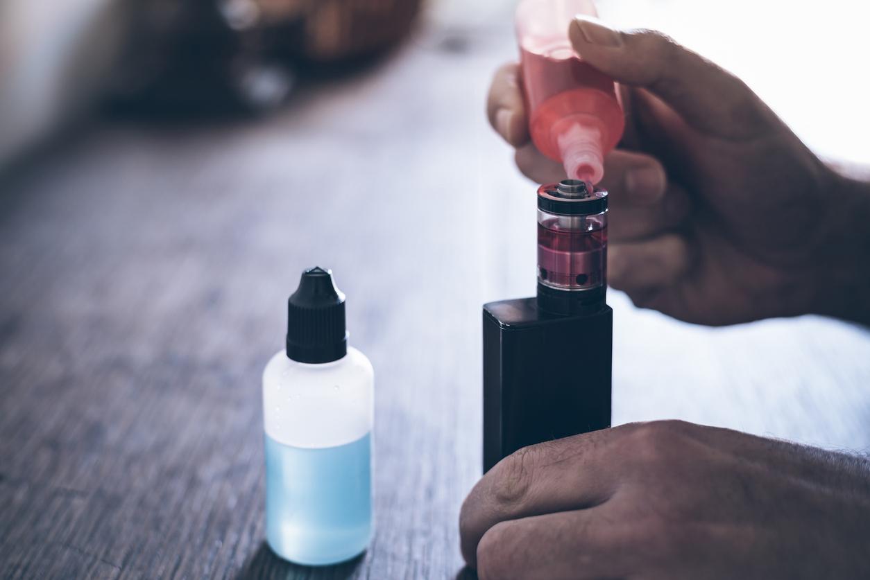 Les vapes aux fruits rouges : un risque accru pour les poumons ?