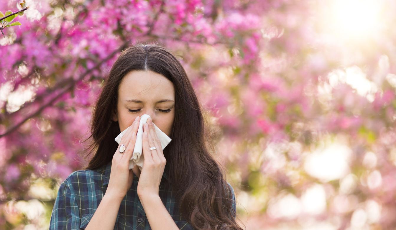 Asthma, allergic rhinitis: the season of birth could affect your risks