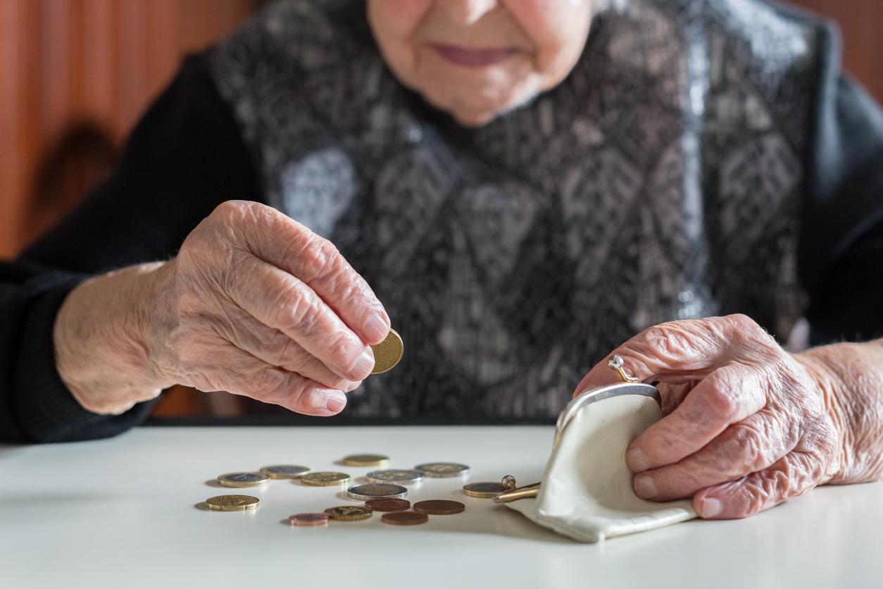 Seniors are more influenced by the impulsive financial preferences of others