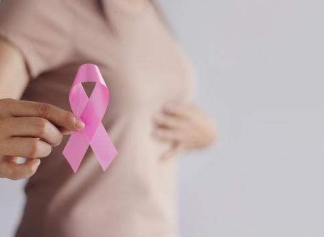 Cancer du sein : elle attaque la sécu pour obtenir le remboursement de son traitement 