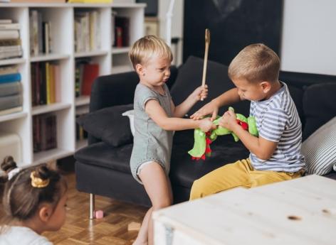 Comment aider son enfant en cas de conflits au parc ou à la ...