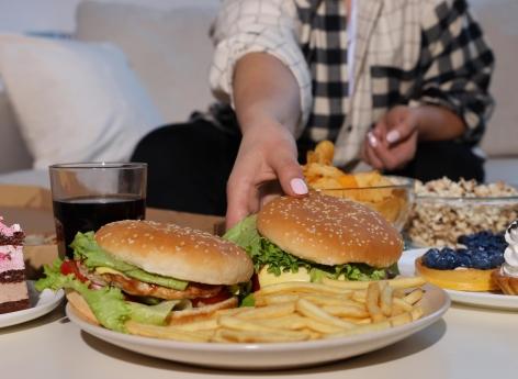 Obésité : manger par nécessité ou par plaisir ? Il existe un circuit cérébral pour cela