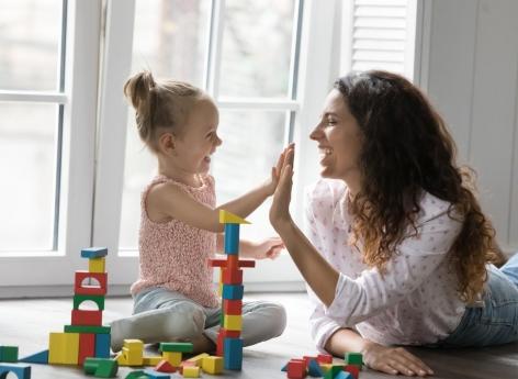 Quels sont les jeux et les activités pour préparer son enfant à l'école ?