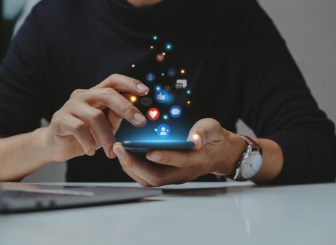 Réseaux sociaux : publier fréquemment peut affecter la santé mentale