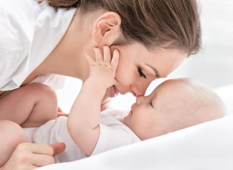 Les bébés utilisent l’odeur de leur mère pour percevoir les visages
