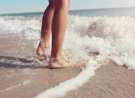 Santé : comment savoir où se baigner sans danger cet été ?