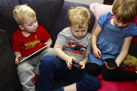 46% des enfants de 6-10 ans possèdent un smartphone 