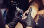 Encres de tatouage en Europe : des ingrédients non répertoriés, parfois interdits