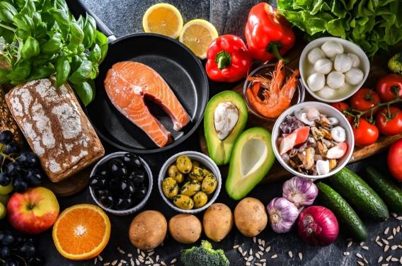 Longévité : les meilleurs aliments pour vieillir en bonne santé, selon la science