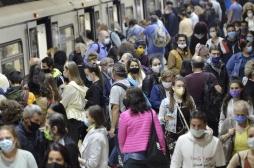 Épidémie de grippe : le port du masque recommandé dans les lieux confinés