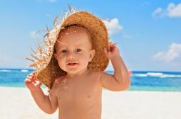Coup de soleil : comment protéger bébé des rayons UV ?