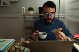 Dîner : sauter le repas du soir améliore notre santé mentale 