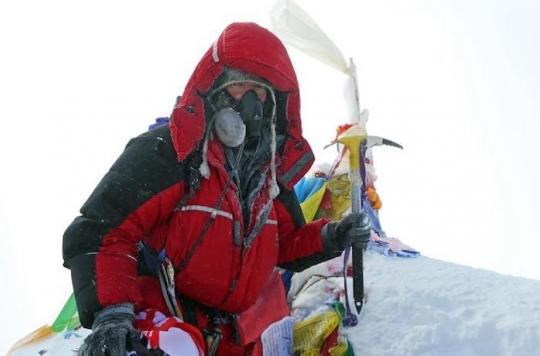 Cancer: terminally ill patient climbs Everest