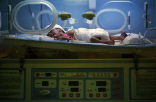 Premature babies: how doctors answer the end-of-life question