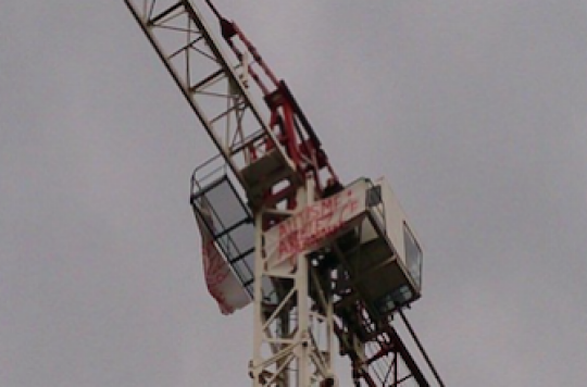 Autism: she gets her son’s education at the top of a crane