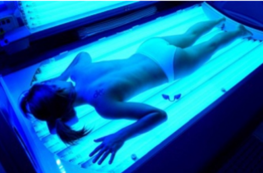 Melanoma: Australia closes tanning booths