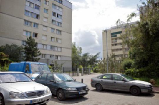 Blanc-Mesnil: a doctor pointed in front of his patients 