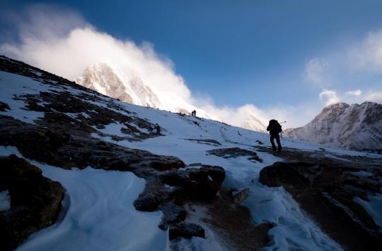 Affected by Covid, they feel the first symptoms… at the top of Everest!