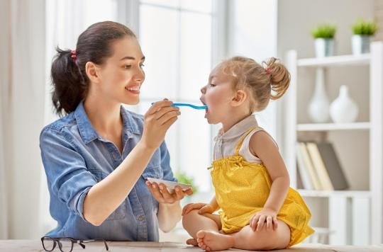 What expectations should you have during your child’s meals?