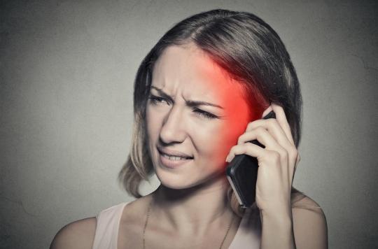 Mobile phones and the risk of brain tumours: studies that contradict each other