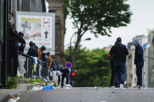 La Chapelle camp: evacuation for health requirements