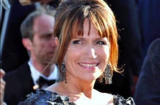 Actress Clémentine Célarié reveals having fought colon cancer