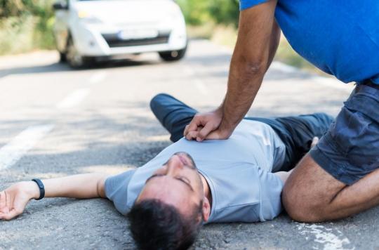 Cardiac arrest: deep chest compressions effective despite the risk of injury