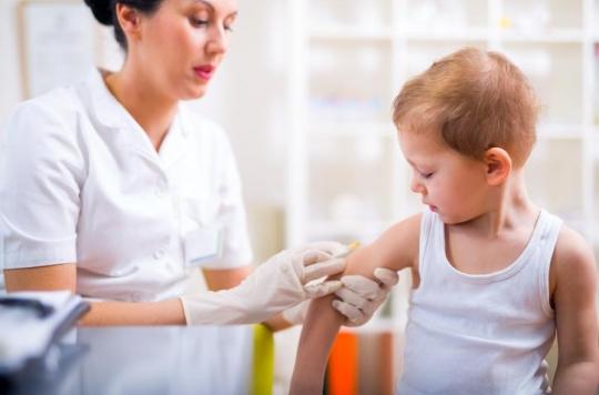 No, the return of whooping cough is not due to a defect in the vaccine