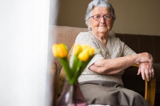 Coronavirus: why is eye contact so important for nursing home residents?