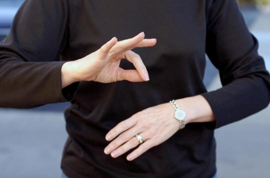 How the brain processes sign language