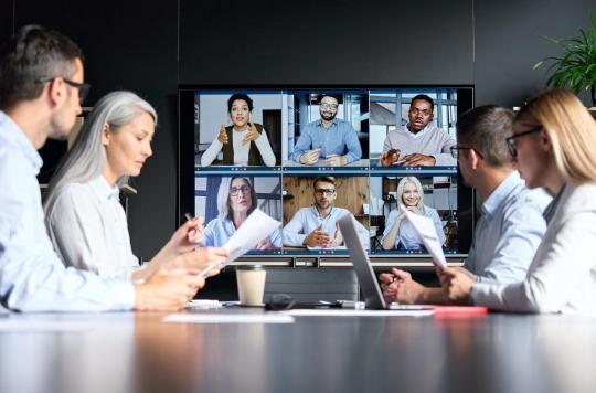 Loving looking at yourself during a Zoom meeting doesn't have to be narcissistic