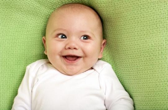 Royaume Uni Un Bebe Qui Riait Beaucoup Etait En Fait Atteint D Une Tumeur Cerebrale