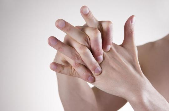 Mystery of Crackling Fingers Solved: Is There Really a Risk of Premature Arthritis?