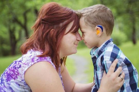 Disability: how do you learn to communicate with your deaf child?