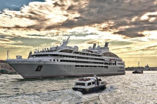 The 340 passengers of the Ponant cruise ship confined