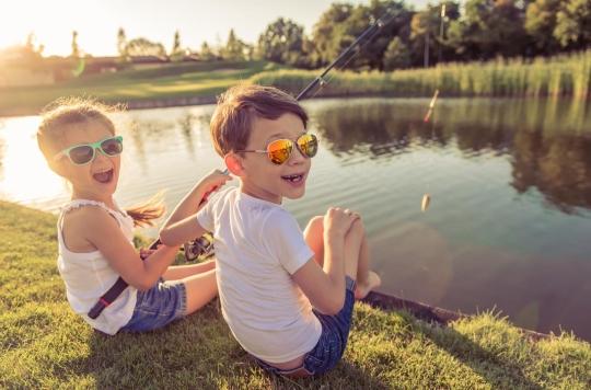 Blue spaces: growing up near a watercourse improves our well-being