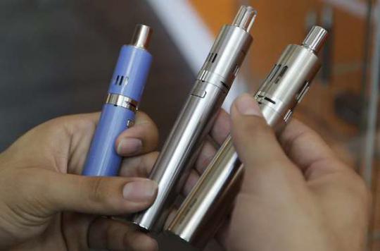 E-cigarette: nicotine and vapor levels influence withdrawal