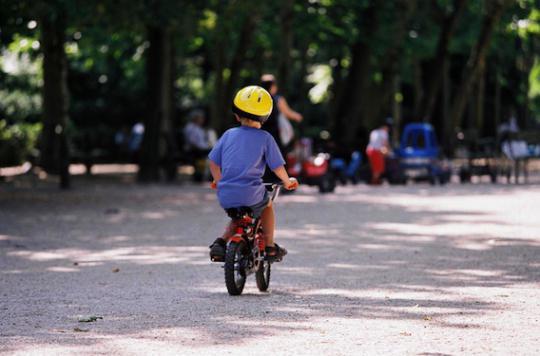 Cycling: the compulsory helmet for children under 12 in March 2017