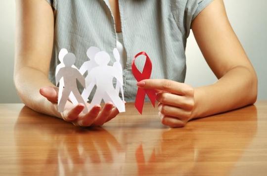 HIV: three combined antibodies fight the virus