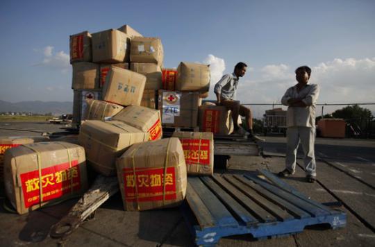 Nepal: humanitarian aid jams 