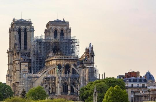 Lead pollution in Notre-Dame: associations demonstrate for the containment of the site