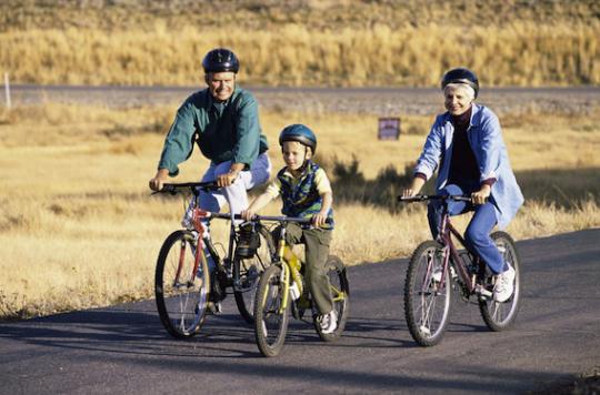 Wearing a bicycle helmet reduces the risk of head injury by 58%